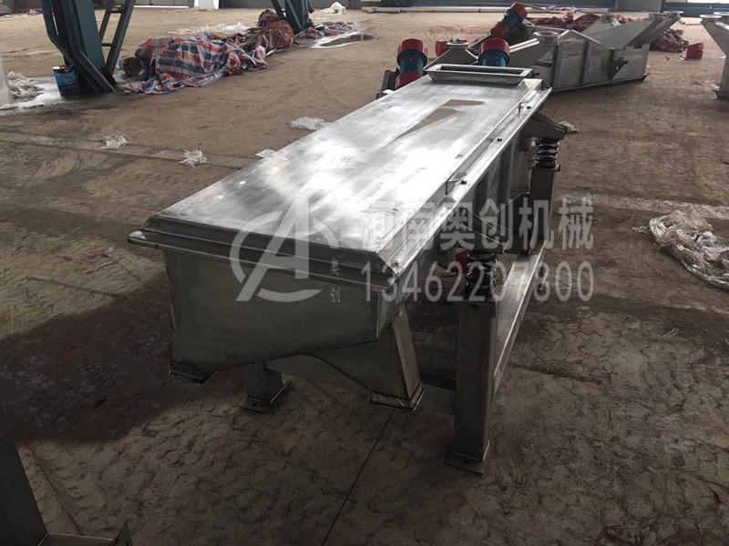 如何預(yù)防顆粒粉料分離直線篩選機運行時塵土飛揚？