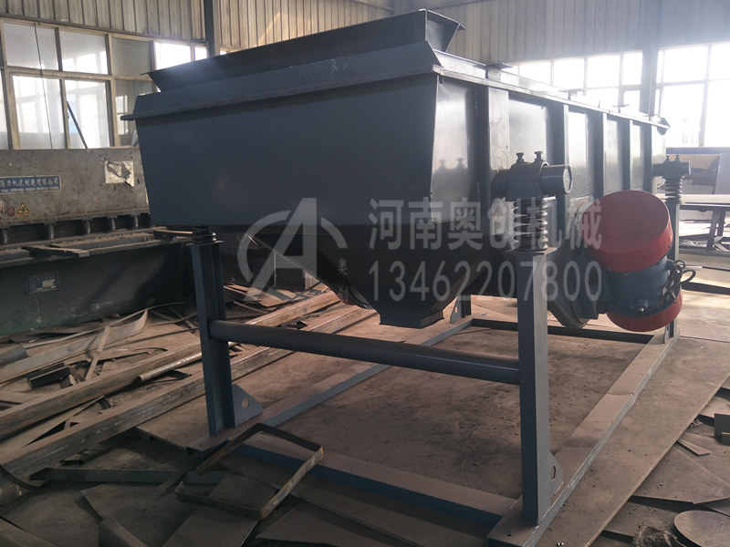 使用澆注料除雜分級(jí)直線篩選機(jī)時(shí)應(yīng)注意什么？