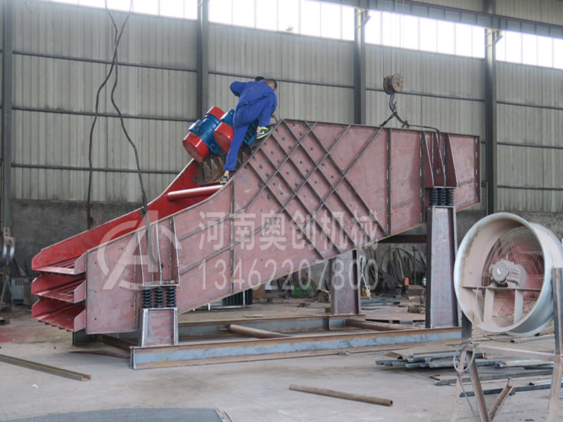 礦用振動(dòng)篩和高頻振動(dòng)篩在工業(yè)生產(chǎn)中均比較常用的兩種篩機(jī)