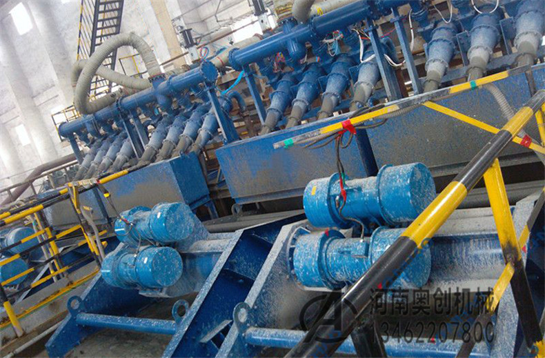 圓振篩在篩分材料的工作過程中起著至關(guān)重要的作用