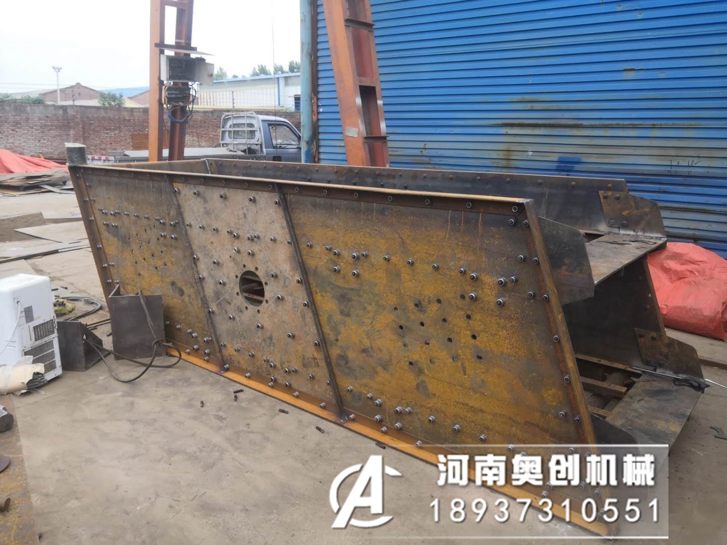 振動篩篩箱開裂橫梁斷裂的4個原因及改進(jìn)方法