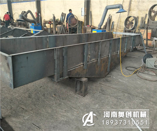 小型直線振動篩篩出來的物料不干凈怎么回事，改如何解決吶？?