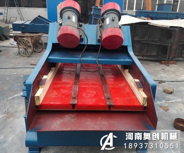 直線篩在煤炭分級中分為倆種機(jī)型、直線振動篩和直線脫水篩那么這倆種篩子起到一個什么樣的作用吶？