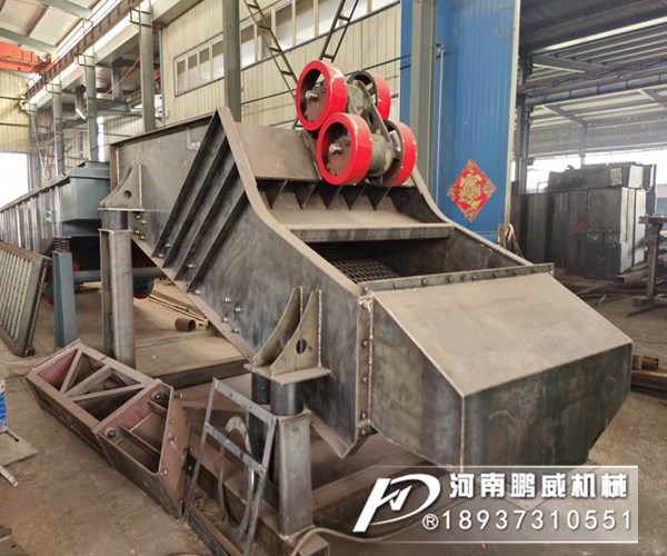 礦山篩石頭用的振動(dòng)篩單層的用什么規(guī)格型號(hào)的？