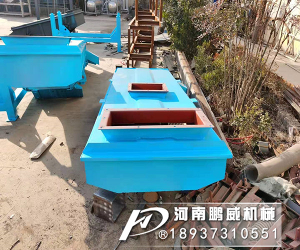 直線振動篩出現(xiàn)和正常抖動不同的頻率是什么原因？