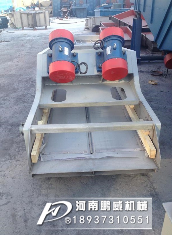 精煤脫水振動篩使用的振動電機是幾級電機？