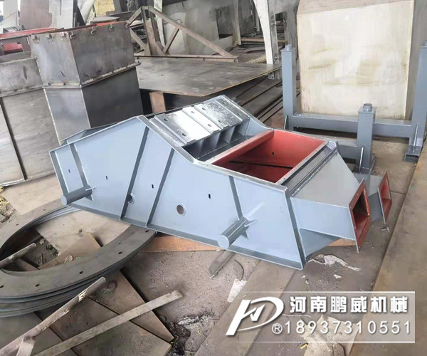 沙場篩分沙石振動篩是怎么樣解決石頭與土分離的？