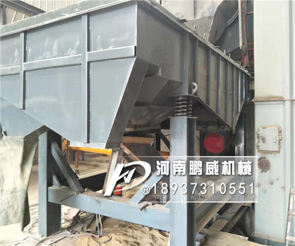 石英砂分級(jí)直線(xiàn)振動(dòng)篩安徽生產(chǎn)現(xiàn)場(chǎng)