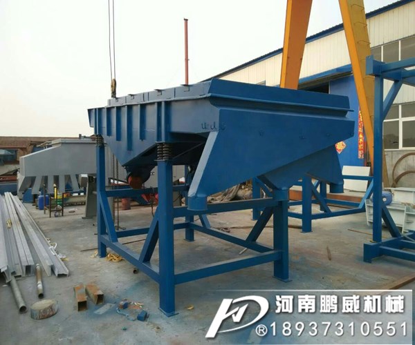 直線振動篩在篩分粉料顆粒度粉料堵網(wǎng)怎么辦？