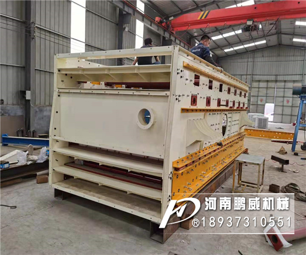 篩分不同規(guī)格的石子砂礫使用的振動(dòng)篩分設(shè)備介紹分類