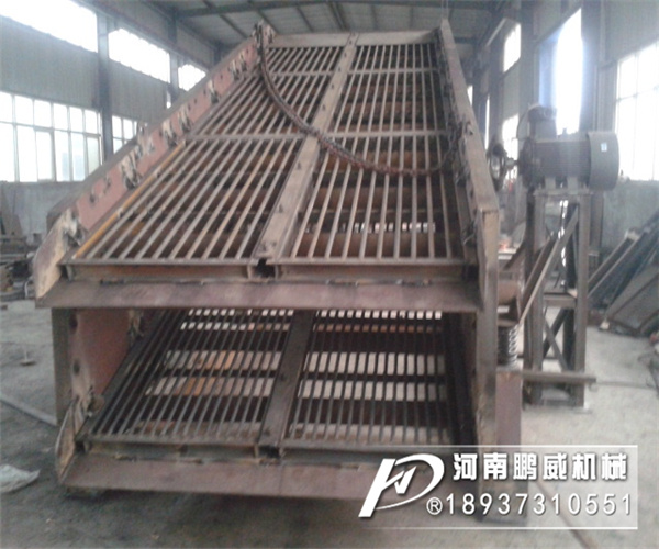 渣土大塊石頭使用棒條振動篩可以解決篩網(wǎng)跟換頻率